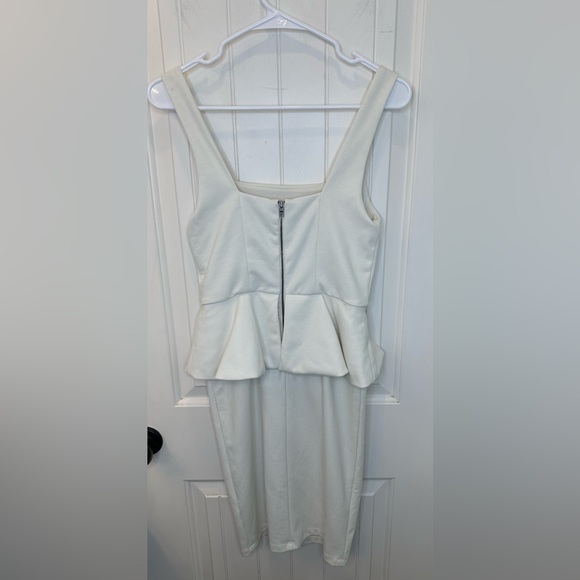 Alice + Olivia Georgina White Peplum Dress Size 4 - Picture 6 of 7